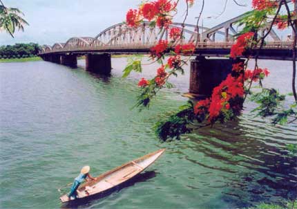 Cầu sông hương Huế
